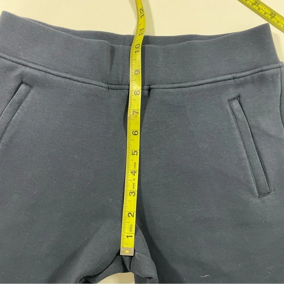 41 Hawthorn Petite Crop Sweatpants Solid Navy - Picture 8 of 9